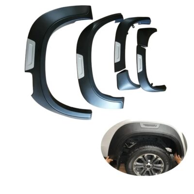 2015+ TOYOTA HILUX FENDER FLARES